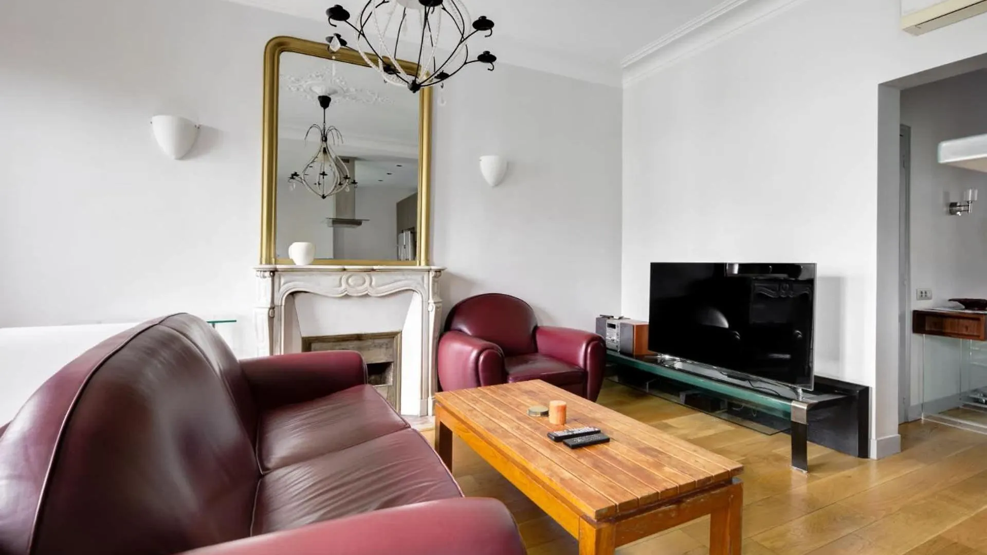 Moderne Avec Cuisine Equipee Et Balcon *