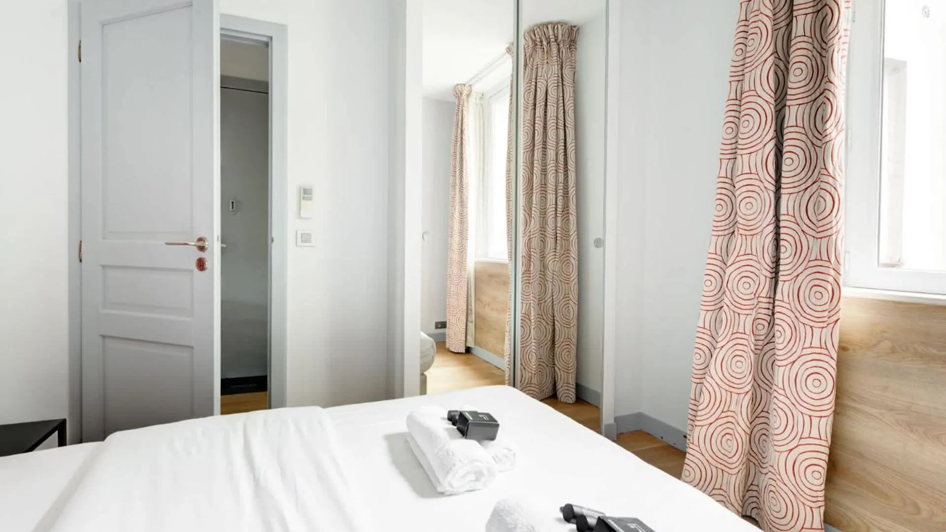 Moderne Avec Cuisine Equipee Et Balcon *