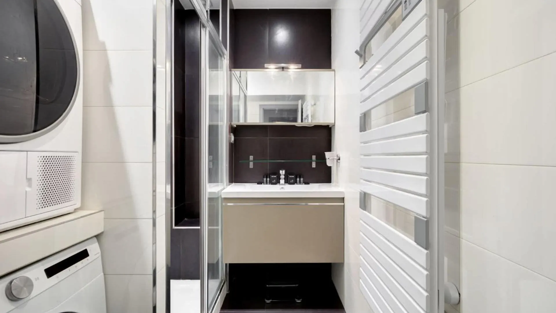 Moderne Avec Cuisine Equipee Et Balcon Appartamento Parigi