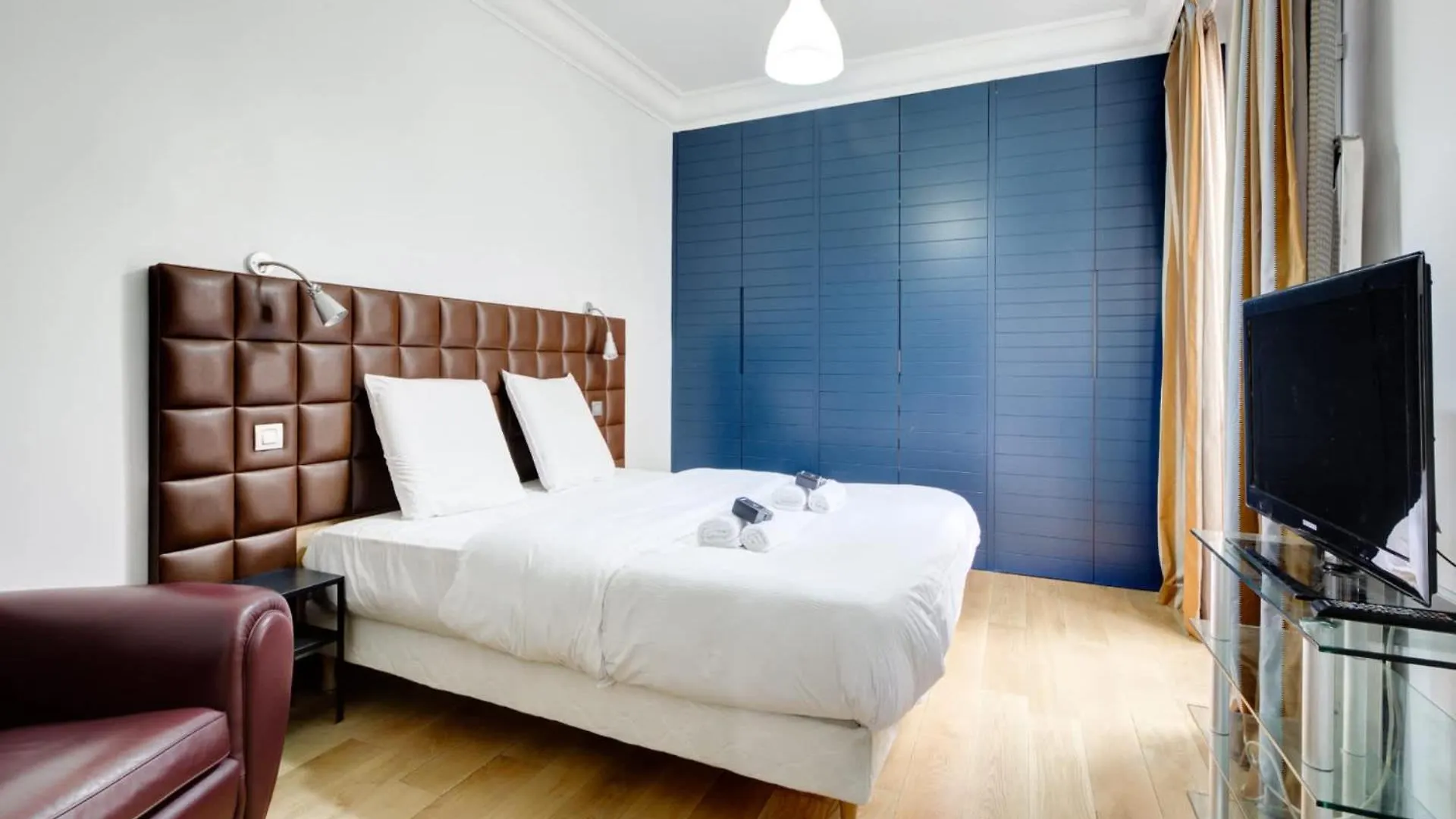 Moderne Avec Cuisine Equipee Et Balcon 파리